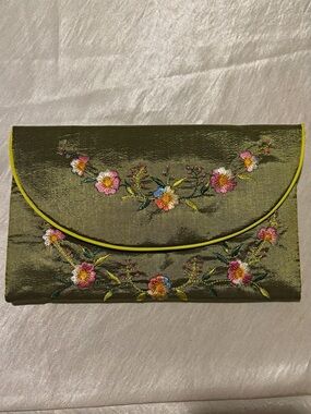 Vintage Artisan Embroidered Silk Clutch Wallet Green Floral Beaded Vietnam